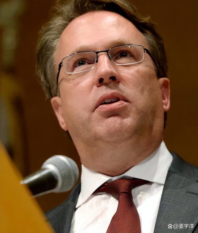 包含纽约尼克斯内部会议纪要流出——国际比赛日内部沟通，社区盾使命明确，球队文化再被提及的词条