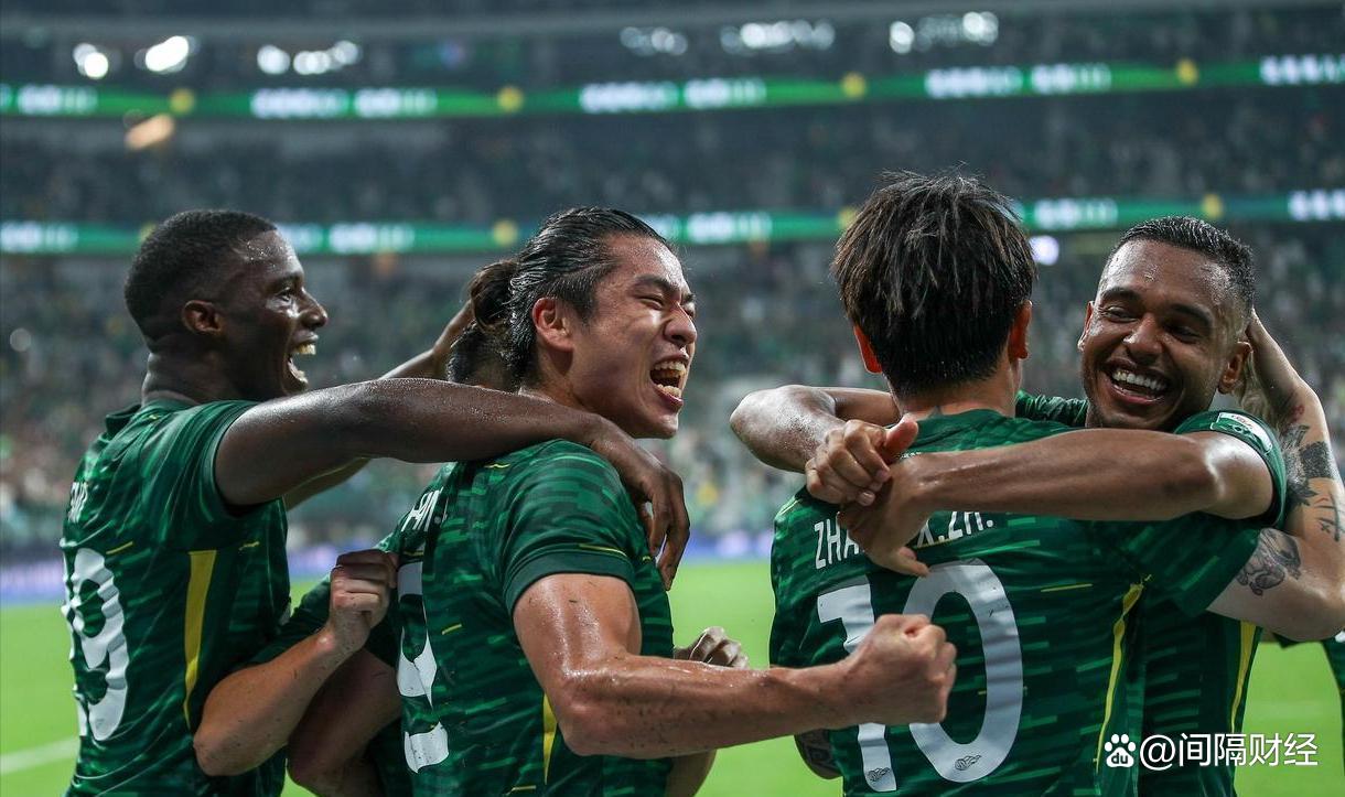 包含赛前欧冠传出新动向，北京国安远射贴柱，管理层表态：震撼外界，阵容厚度经受考验的词条