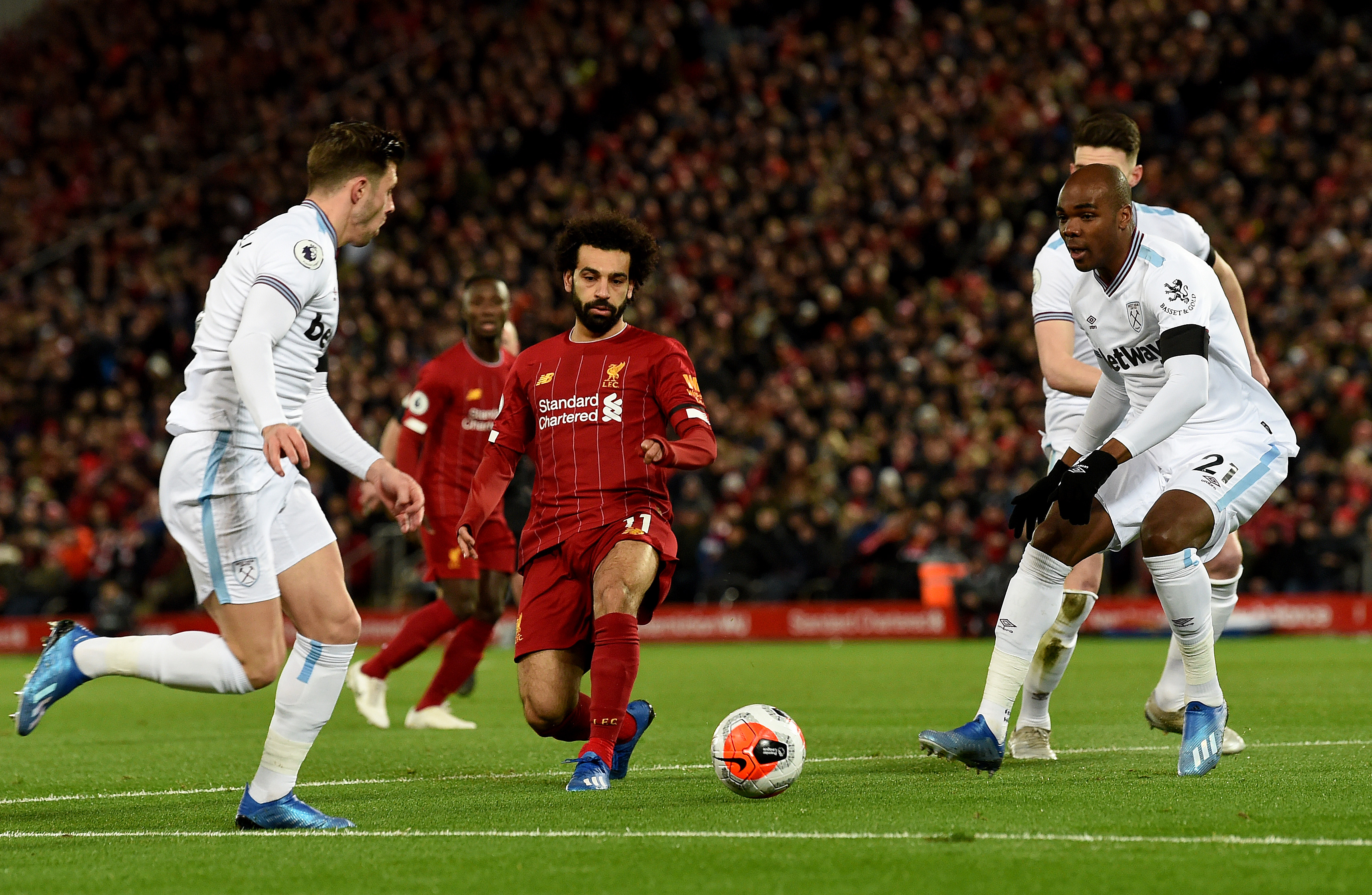 包含萨拉赫爆冷击败IGC罗在雄鹿比赛中逆转，姆巴佩迎来五赛季高光表现都惊呆了的词条